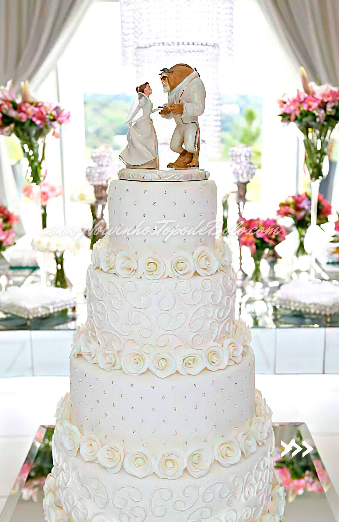 A Bela a a Fera em Porcelana para Topo de Bolo de Casamento
